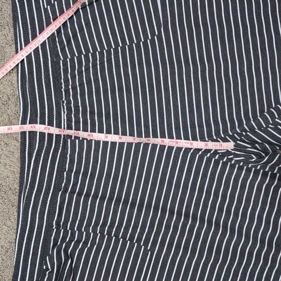 LulaRoe DREAM Pajama Pants Gray White Stripes 3X Excellent Condition - Picture 7 of 10